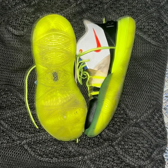 Kyrie 5 “Rokit” - Picture 2 of 3